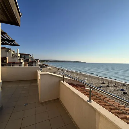 With Magnificent View In Apartment *